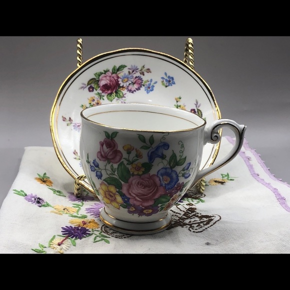Aynsley D1356 Bone China Teacup and Saucer Garden Gate - Picture 6 of 7
